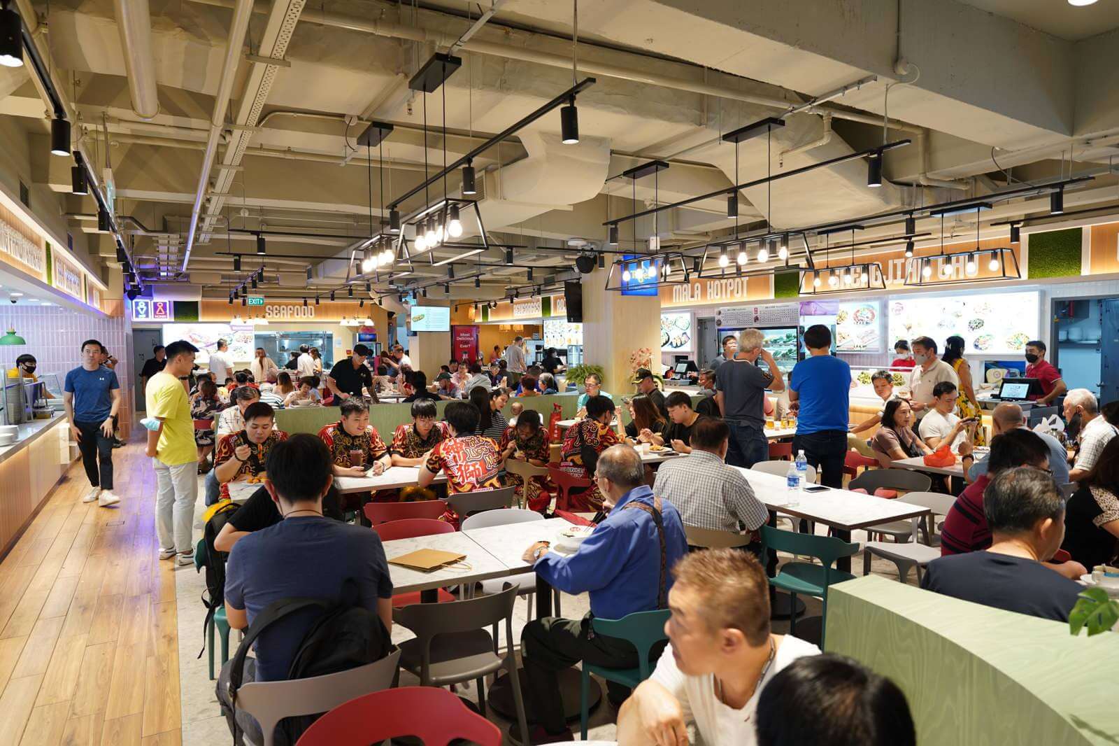 High Traffic Flow, Food Court Katong Shopping Centre , Call Mr Goh: 97500277 (Agents Welcome)