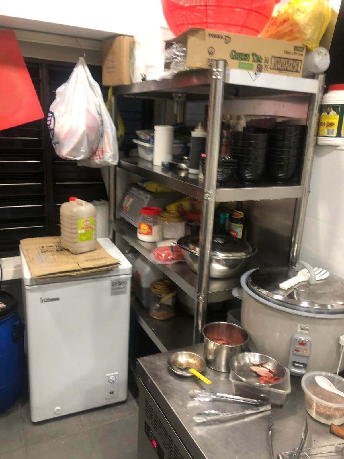 Newly Renovated ! Big Licence Possibilities - Stall Rental in Prime Neighbourhood Shopping Area!