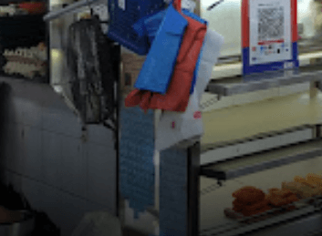 - 1 Big stall and 1 normal stall for rent                                               （一个大摊位和一个普通摊出租） - Can provide mini restaurant license.                                       （可以提供大旨照） - 1）$2,700/- , 2) $2200/-  - Rental include all service fee