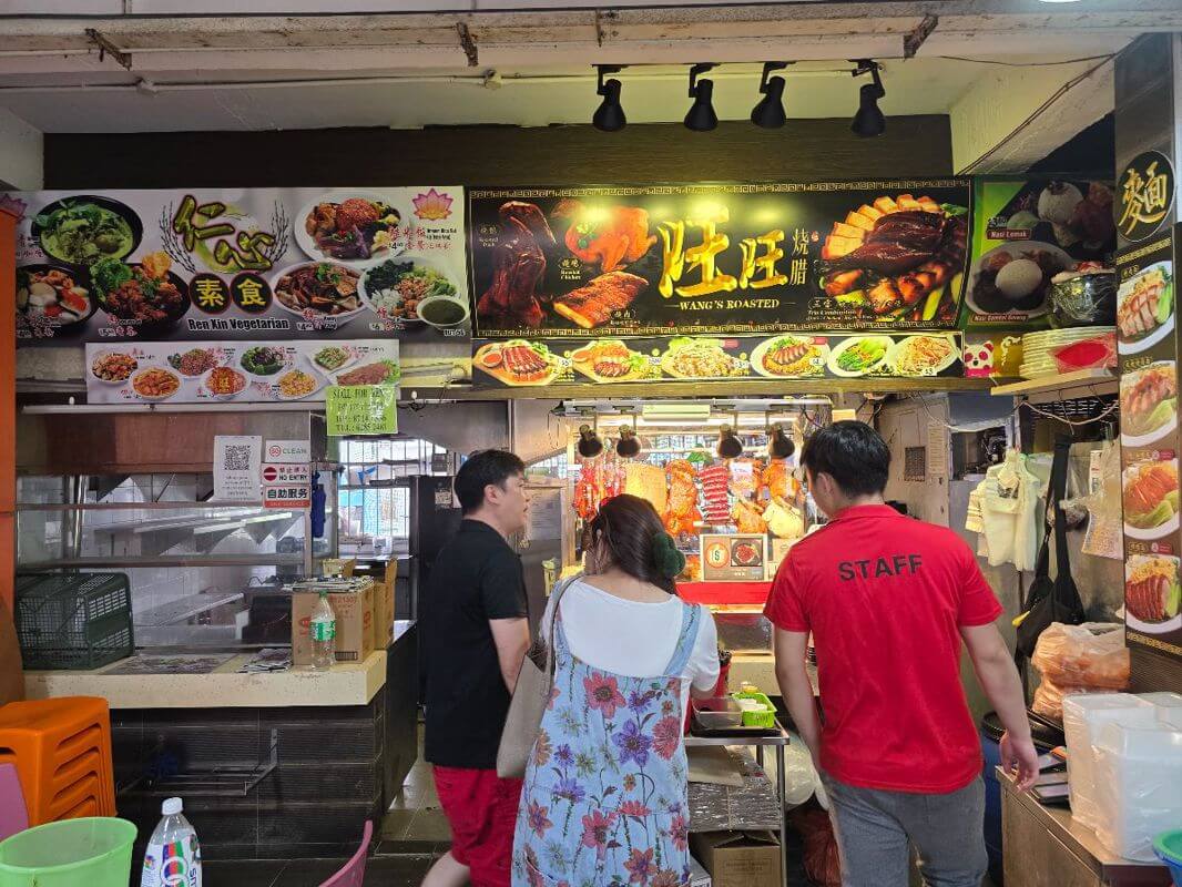 Stall for rent no take over fees and  with existing free equipments.