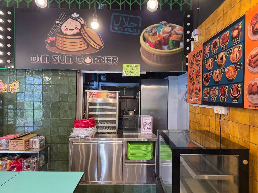 Stall for rent no take over fees and  with existing free equipments.