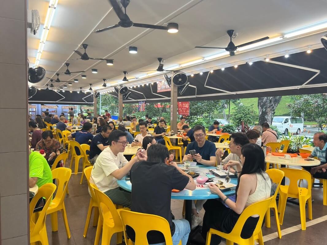 BEDOK CENTRAL *** CORNER STALL*** available looking for HALAL WESTERN CUISINE