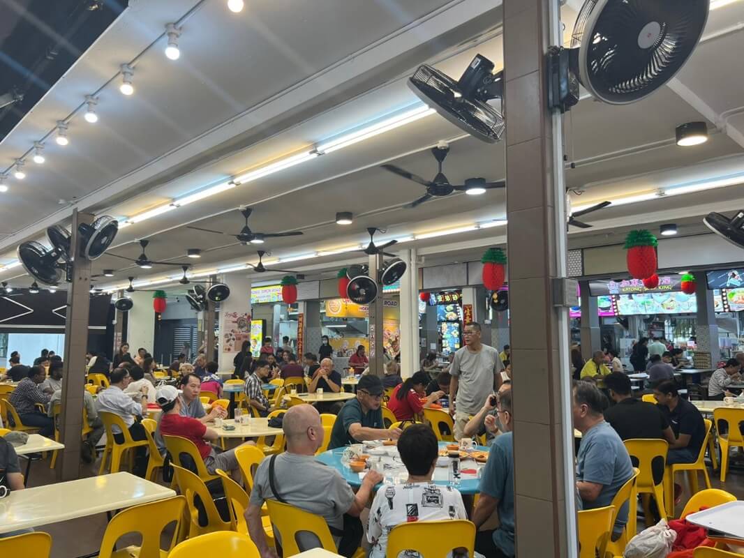 BEDOK CENTRAL *** CORNER STALL*** available looking for HALAL WESTERN CUISINE