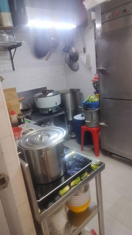 Air Con Chicken Rice Stall for Takeover