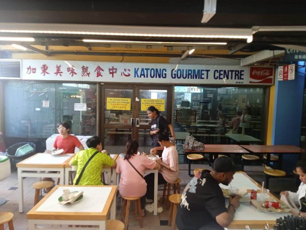 Private owned stall opened for 14yrs,for takeover the business with fees ,or to rent  or can co-operate to let you run the stall, profitable business zero risk...