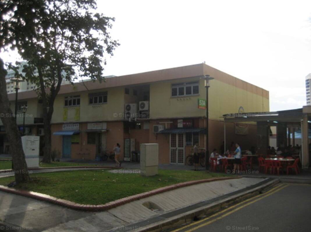 Bedok 邻里中心，勿洛摊位租金可商.... Neighborhood Center，煮炒 Bedok Stall for rent, rental negotiable.... 咖啡店周围有很多商店，工厂，超市, 中学学校，巴杀等等.....。 有设备：欢迎，煮抄，mokata，火锅，泰国餐, 等等.... 欢迎各类其美食... 有家具 目前已有、中餐、烧腊/鸡饭，炖汤，板面，西餐，鱼汤。谢谢！！！