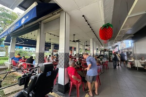 Prime location half food stall for takeover