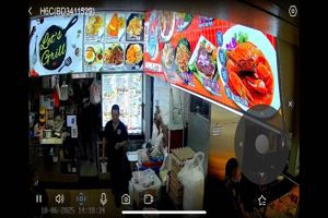 现有一个正在运营中且盈利良好的摊位对外出顶。 A well-operating and profitable stall is now available for takeover.